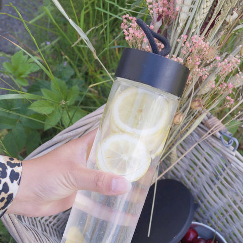 Hvad skal du kigge efter, når du vælger en drikkedunk af glas?