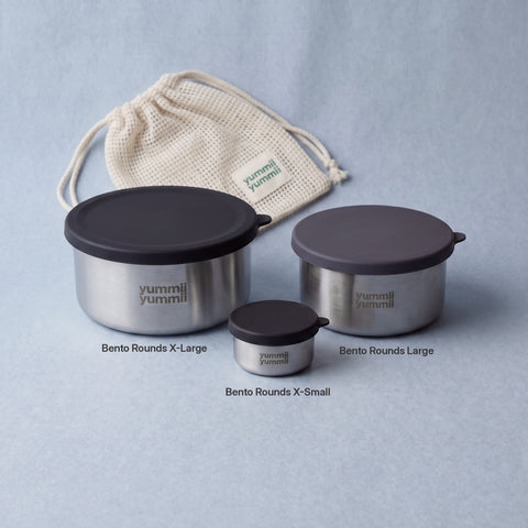 Bento Rounds pakke: X-Large, Large og X-Small runde stålbokse med netpose fra Yummii Yummii