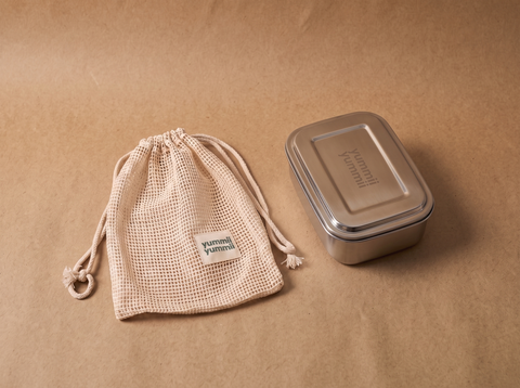 Bento Medium+ 1 madkasse i rustfrit stål på kraftpapir - med net - Yummii Yummii