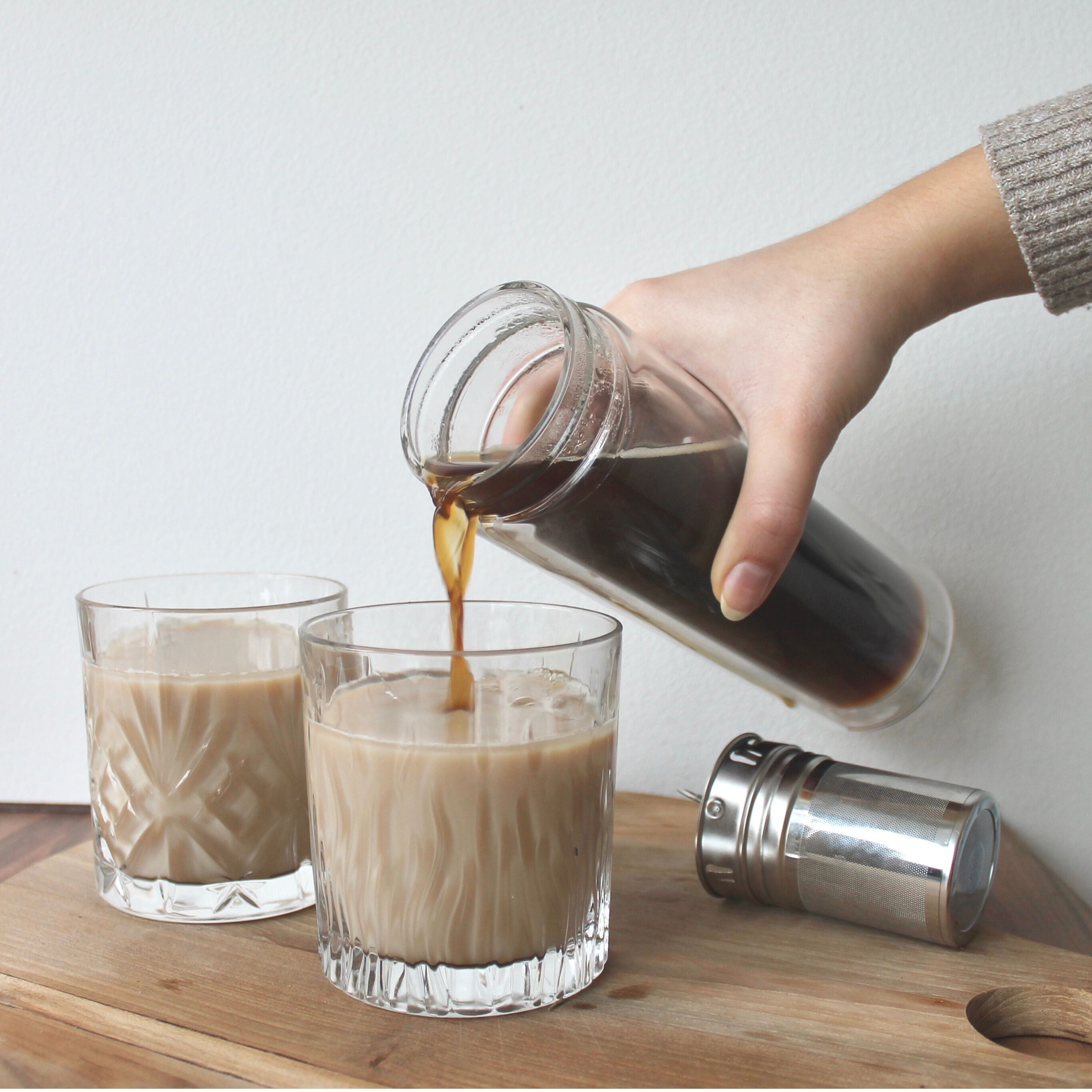 Thermos bottle with tea infuser